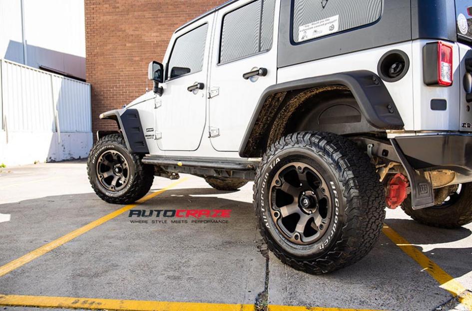 JEEP WRANGLER BEAST BLACK MACHINED WITH DARK TINT